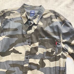 Stussy modern camo LS button-down : light navy in design barely worn size XL